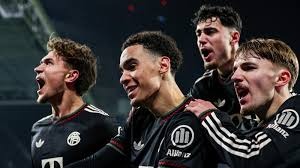 最快百球先生！哈兰德领取英超100球纪念球