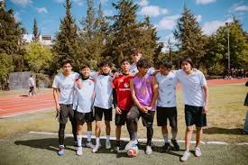 上线半年收益预估超14亿，这款游戏怎么做到“全球通吃”的？