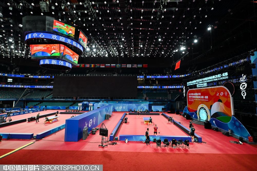 名记：字母最近向队友强调专注篮球的重要性，别被外界声音干扰